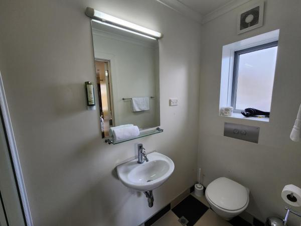 Pinewood Lodge : photo 5 de la chambre chambre double ou lits jumeaux avec salle de bains privative