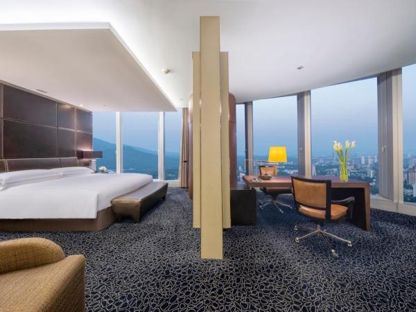 InterContinental Nanjing, an IHG Hotel : photo 1 de la chambre suite king 1 chambre avec vue sur le lac