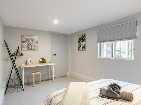 Detached Double Room - Seconds to Transport - Close to China Town - Shared Bathroom : photo 2 de la chambre chambre double avec salle de bains commune