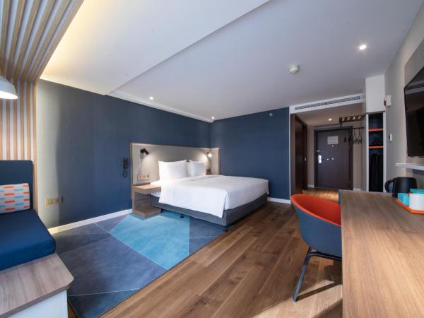Holiday Inn Express Ningbo City Center, an IHG Hotel : photo 1 de la chambre standard king room with extra floor space