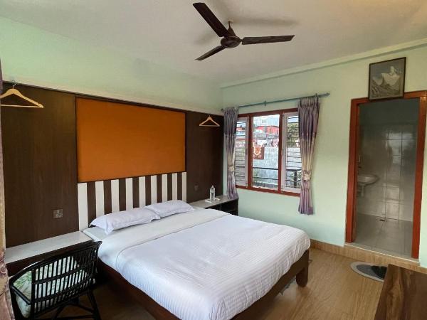 Nanohana Lodge : photo 4 de la chambre chambre double - vue sur montagne