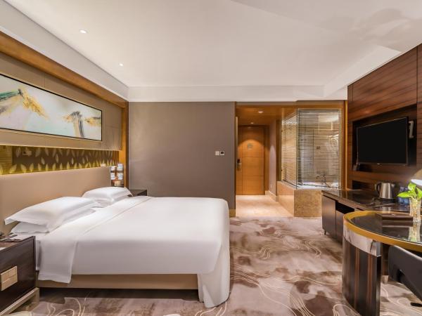 Lake View Hotel : photo 3 de la chambre chambre lit king-size deluxe - vue sur lac