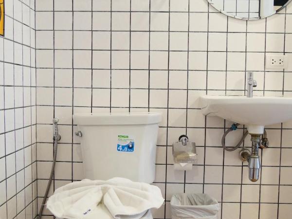 Book a Bed Poshtel - SHA Plus : photo 1 de la chambre chambre familiale avec salle de bains privative