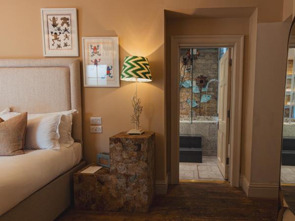 No 15 by GuestHouse, Bath : photo 7 de la chambre the hideout