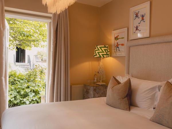 No 15 by GuestHouse, Bath : photo 6 de la chambre the hideout