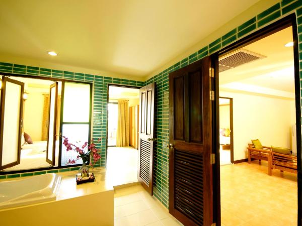 Khaolak Orchid Beach Resort - SHA Extra Plus : photo 2 de la chambre hébergement familial (2 chambres)