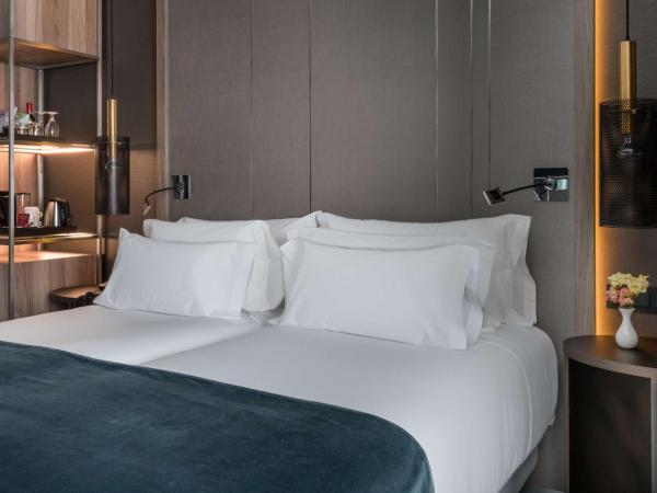NH Collection Madrid Gran Vía : photo 5 de la chambre chambre double ou lits jumeaux premium