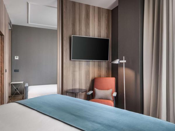 NH Collection Madrid Gran Vía : photo 7 de la chambre suite junior – vue sur gran via