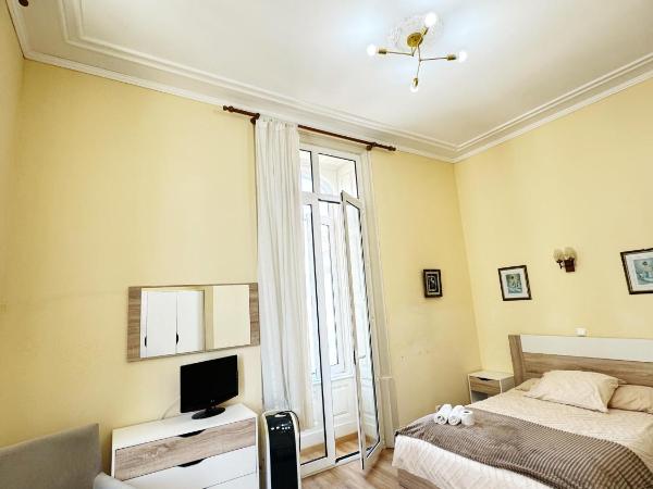 Central Guest House : photo 1 de la chambre chambre double ou lits jumeaux