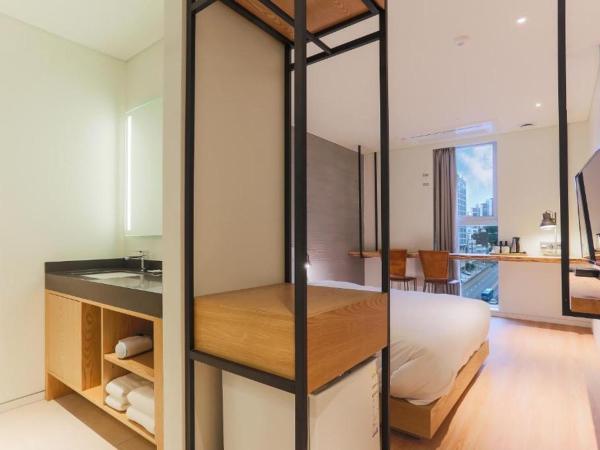 H Avenue Hotel Dongdaemun Sungshin : photo 2 de la chambre suite lit queen-size