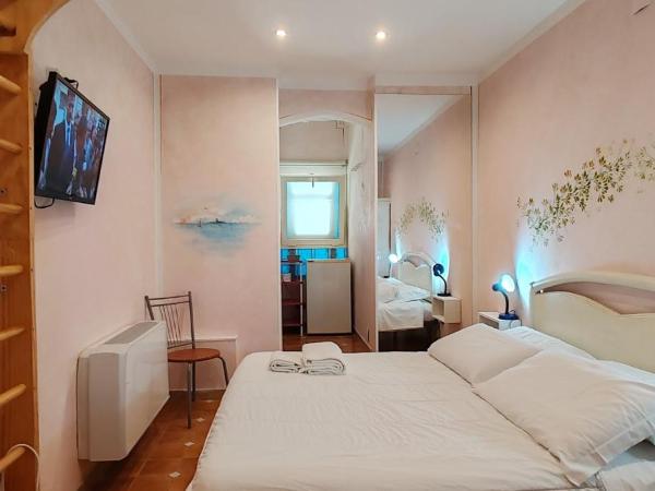 Elisart Guest House : photo 2 de la chambre chambre double ou lits jumeaux