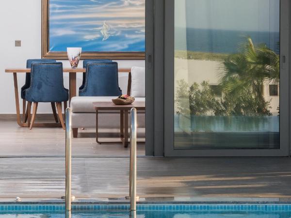 Nana Princess Suites Villas & Spa : photo 2 de la chambre grande villa royale de 3 chambres sur 3 Étages - vue mer avec piscine privée et sweet spa