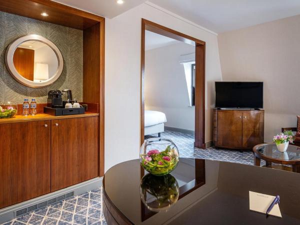 Warwick Brussels - Grand Place : photo 3 de la chambre suite junior