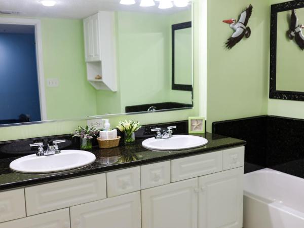 Waterway Villa! 1950sqft, End Unit, Ground Floor, Huge Pool! : photo 1 de la chambre villa 2 chambres :