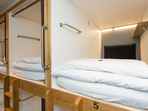 CoDE Co-Living - The LoFT - Edinburgh : photo 8 de la chambre capsule dans dortoir mixte de 6 lits