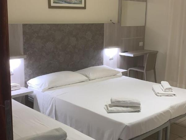 Hotel Rosati : photo 2 de la chambre chambre familiale (2 adultes et 2 enfants)