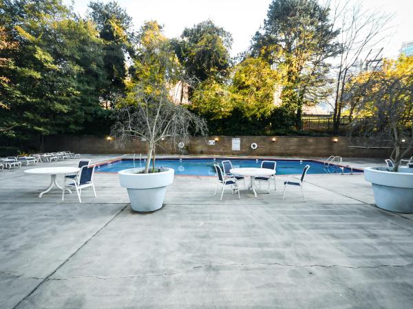 Perfect DTWN 2 Bed Condo with Cali King Bed and Gym : photo 1 de la chambre appartement 2 chambres