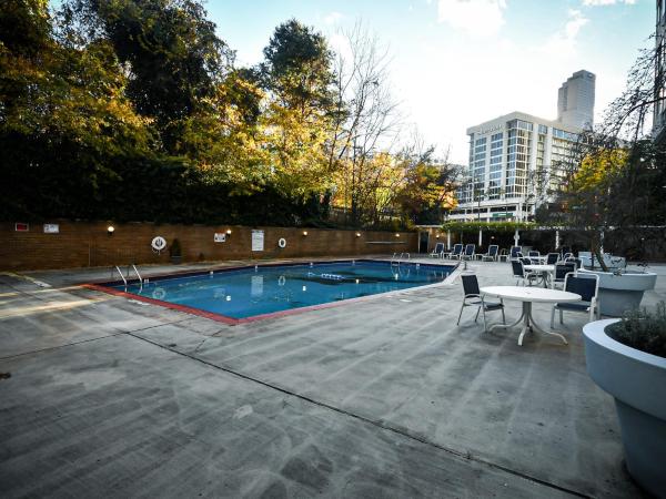 Perfect DTWN 2 Bed Condo with Cali King Bed and Gym : photo 4 de la chambre appartement 2 chambres