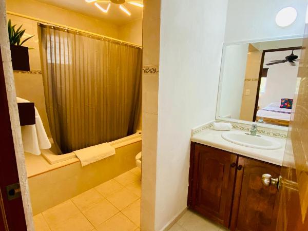 Aguacatl Cozumel : photo 6 de la chambre chambre double avec salle de bains privative