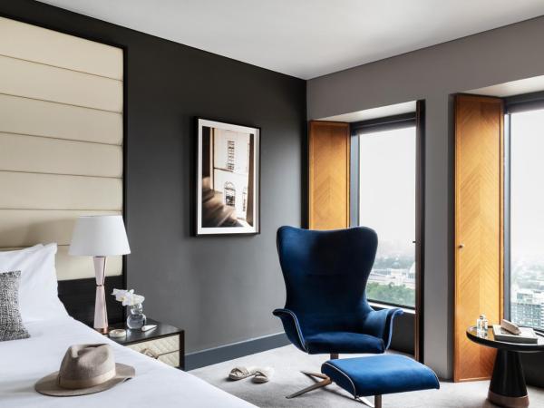 Sofitel Melbourne On Collins : photo 7 de la chambre chambre lit king-size de luxe - vue sur parc.