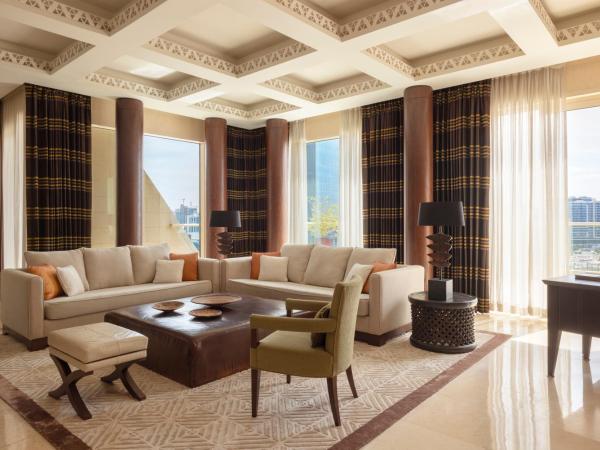 Raffles Dubai : photo 1 de la chambre diplomatic suite with skyline view with club lounge access