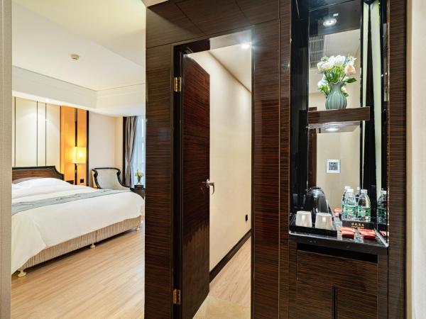 Evening Breeze Hotel 晚风酒店 : photo 4 de la chambre chambre king-size de luxe - vue sur la ville