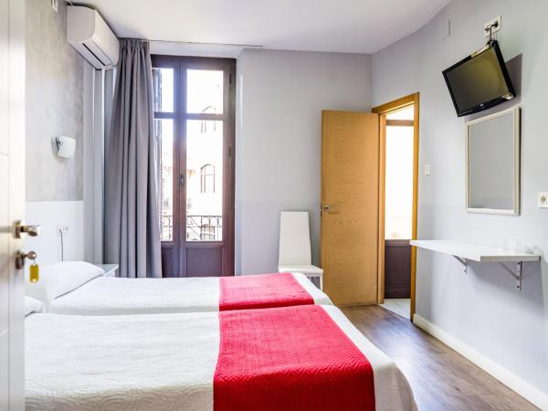 Hostal Sonia Granada : photo 9 de la chambre chambre double ou lits jumeaux