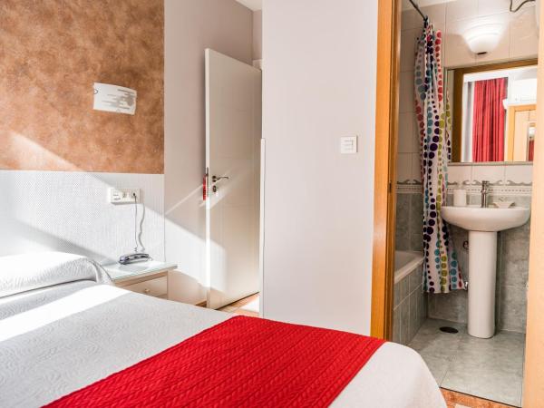 Hostal Sonia Granada : photo 5 de la chambre chambre double ou lits jumeaux