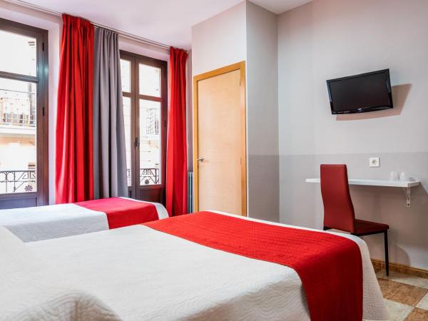 Hostal Sonia Granada : photo 6 de la chambre chambre triple
