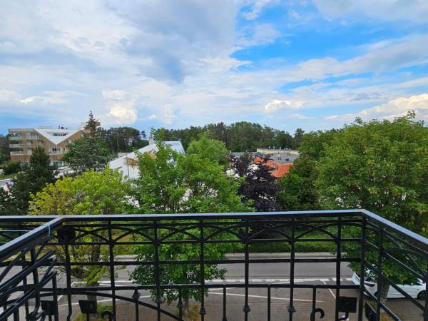 Dom Wczasowy Zefir : photo 1 de la chambre chambre triple avec balcon