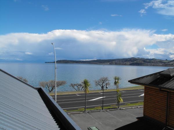 Baycourt Lakefront Motel : photo 4 de la chambre suite spa de luxe 