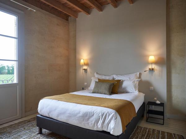 Château Bonalgue - Pomerol : photo 1 de la chambre chambre double avec balcon