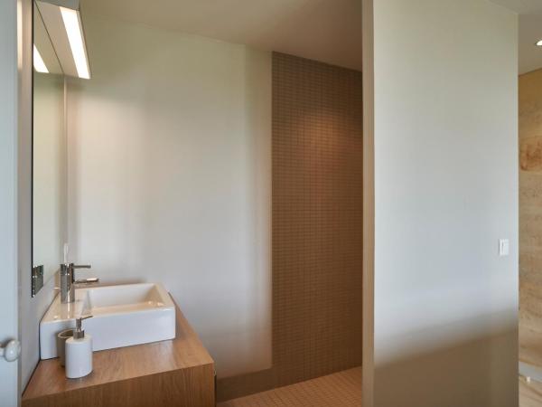 Château Bonalgue - Pomerol : photo 5 de la chambre chambre double avec balcon