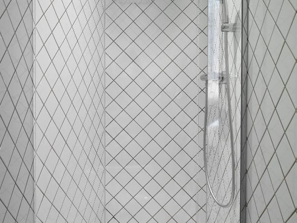 Kaboom Hotel Maastricht : photo 7 de la chambre chambre double de base avec vue sur la rue