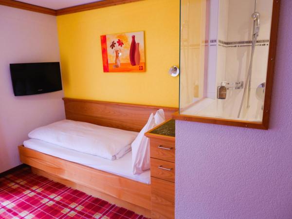 Hotel Christiania Saas-Fee : photo 2 de la chambre chambre simple avec balcon côté nord