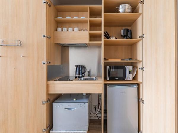 Appart'City Classic Reims Parc des Expositions : photo 4 de la chambre appartement 1 chambre