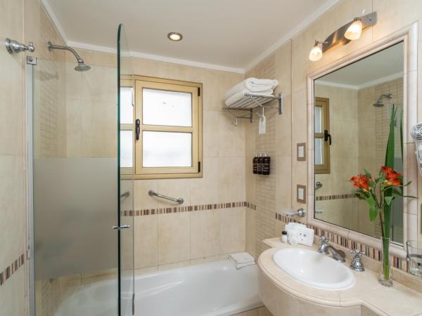 Hotel Intersur Recoleta : photo 9 de la chambre chambre double ou lits jumeaux exécutive