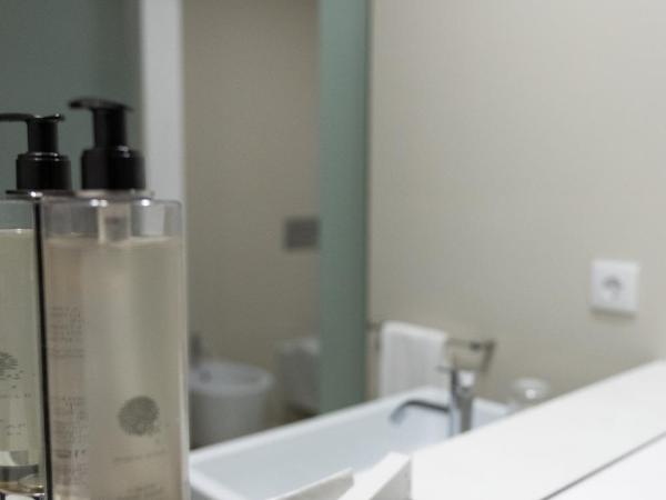 Axis Viana Business & SPA Hotel : photo 3 de la chambre chambre double avec forfait romantique