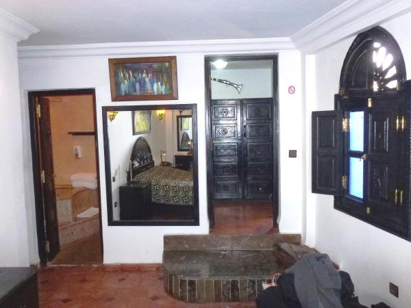 Ryad Laârouss : photo 3 de la chambre chambre double avec balcon