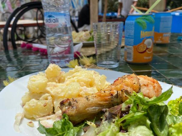 Yousurf Surf House : photo 1 de la chambre studio avec terrasse