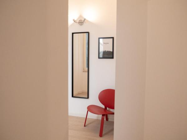 Palazzo delle Guglie - Residenze : photo 8 de la chambre appartement 1 chambre supérieur avec balcon