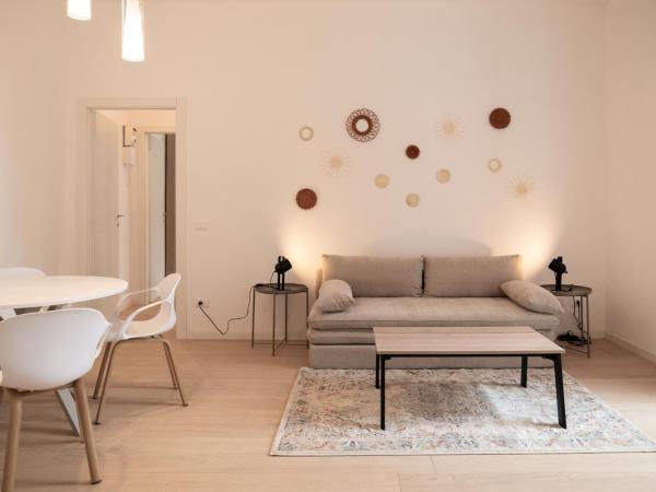 Palazzo delle Guglie - Residenze : photo 6 de la chambre appartement 1 chambre supérieur avec balcon