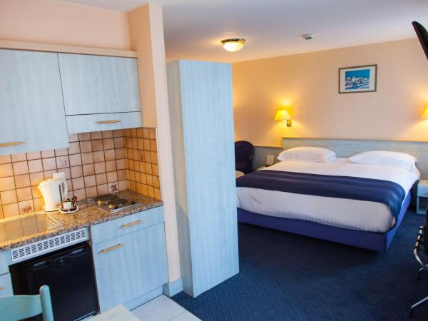 Hotel Montbrillant : photo 8 de la chambre chambre simple suprieure avec kitchenette