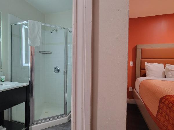 Presidio Parkway Inn : photo 5 de la chambre chambre lit queen-size standard