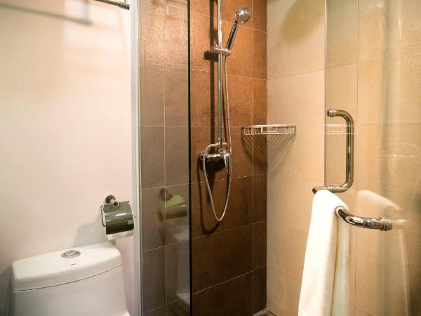 H Boutique Hotel Sri Petaling : photo 4 de la chambre chambre lit queen-size de luxe avec fenêtre