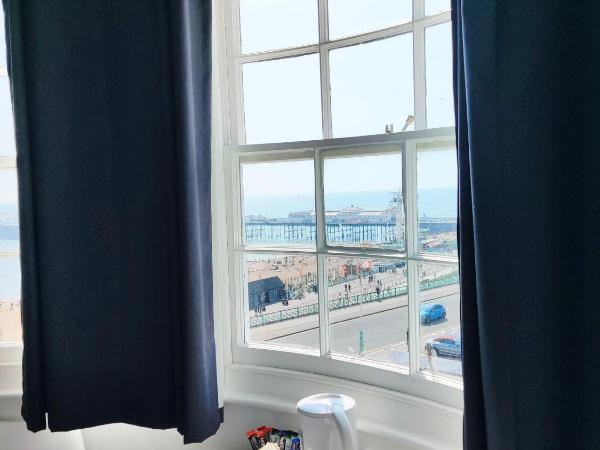 Central Wave : photo 3 de la chambre chambre lits jumeaux - vue sur mer