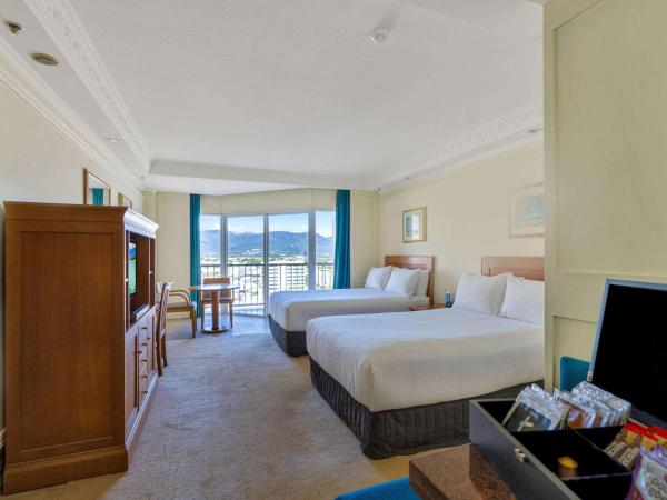 Pullman Cairns International : photo 7 de la chambre chambre lits jumeaux classique - vue sur ville et montagne