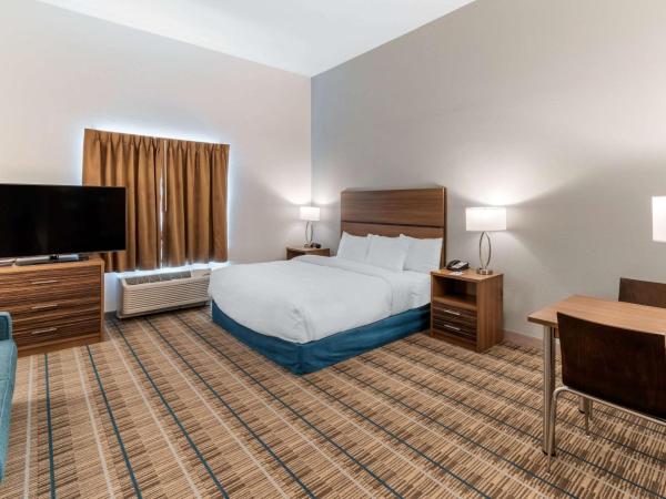 MainStay Suites Denver International Airport : photo 2 de la chambre suite lit king-size – non-fumeurs
