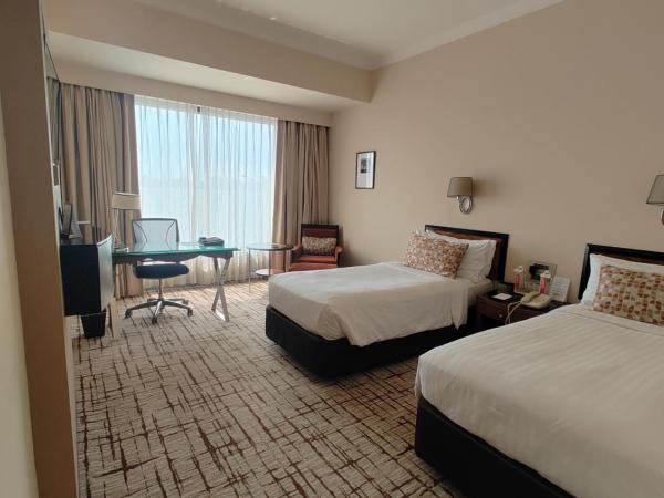 Hotel Marine Plaza : photo 5 de la chambre sea facing room - 2 single beds