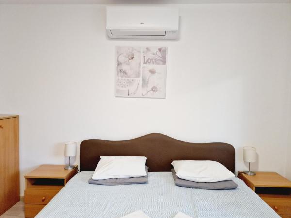 Balaton Panzió Füred : photo 5 de la chambre chambre familiale avec salle de bains